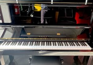 Kawai KS 2F Upright Piano Black (usado em stock, preço sobre consulta)